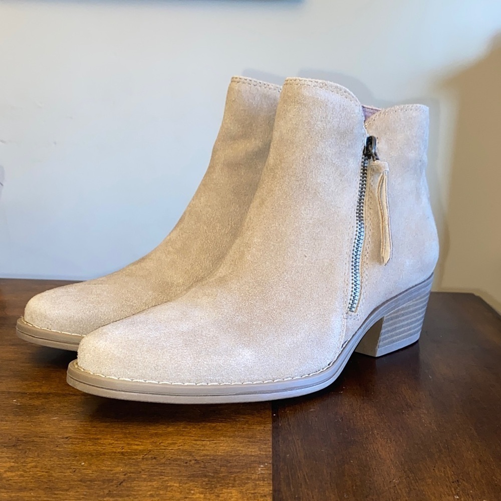 White Mountain Women's taupe Ankle Boots 🆕 - Picture 4 of 7